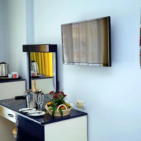 Klas 마흐무틀라르